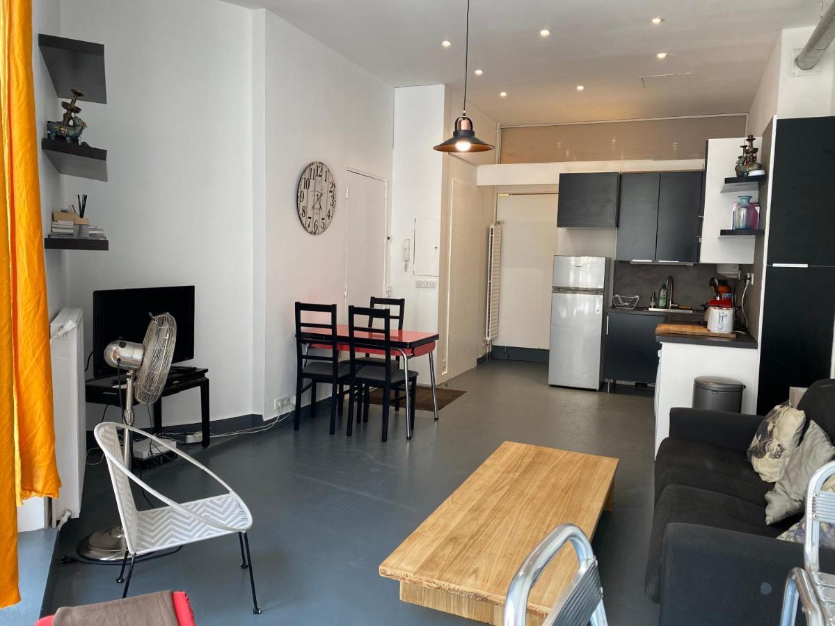 Artistic Apartment Center Of Parigi Esterno foto